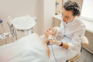 Мікротоки в кращому косметологічному центрі Полтави - ESTET